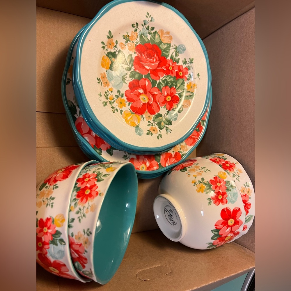 The Pioneer Woman Plates
